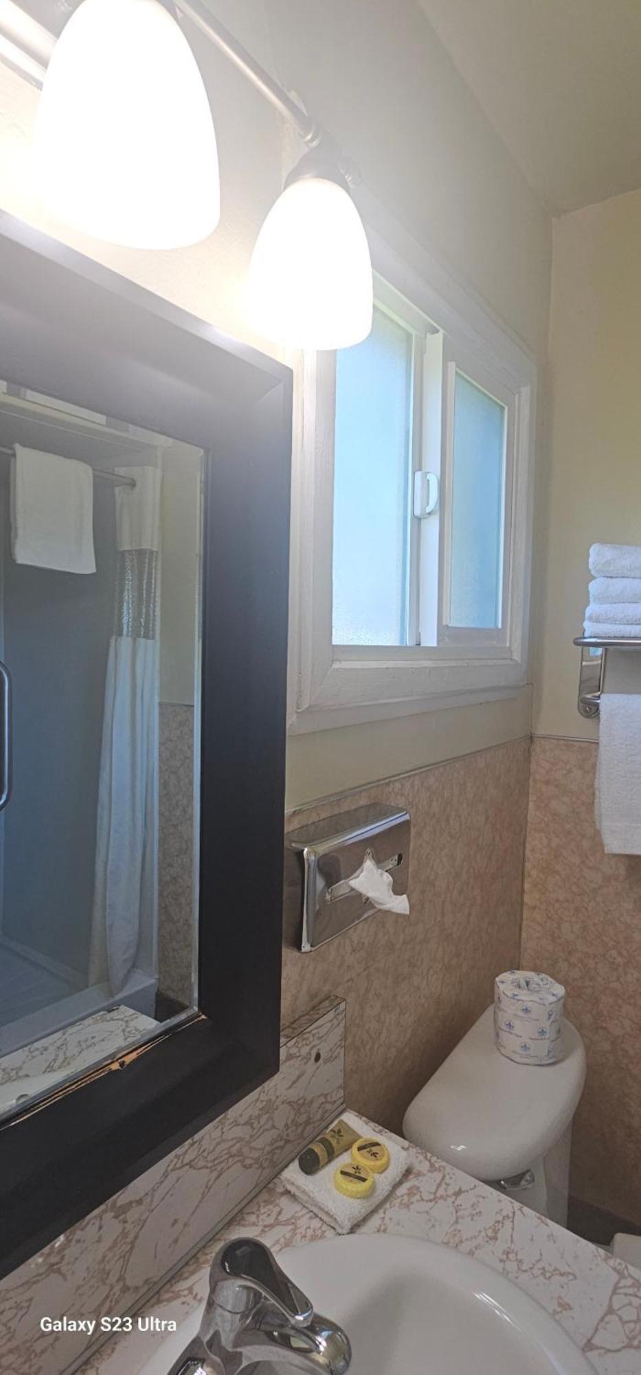 North Coast Inn Кресънт Сити Екстериор снимка