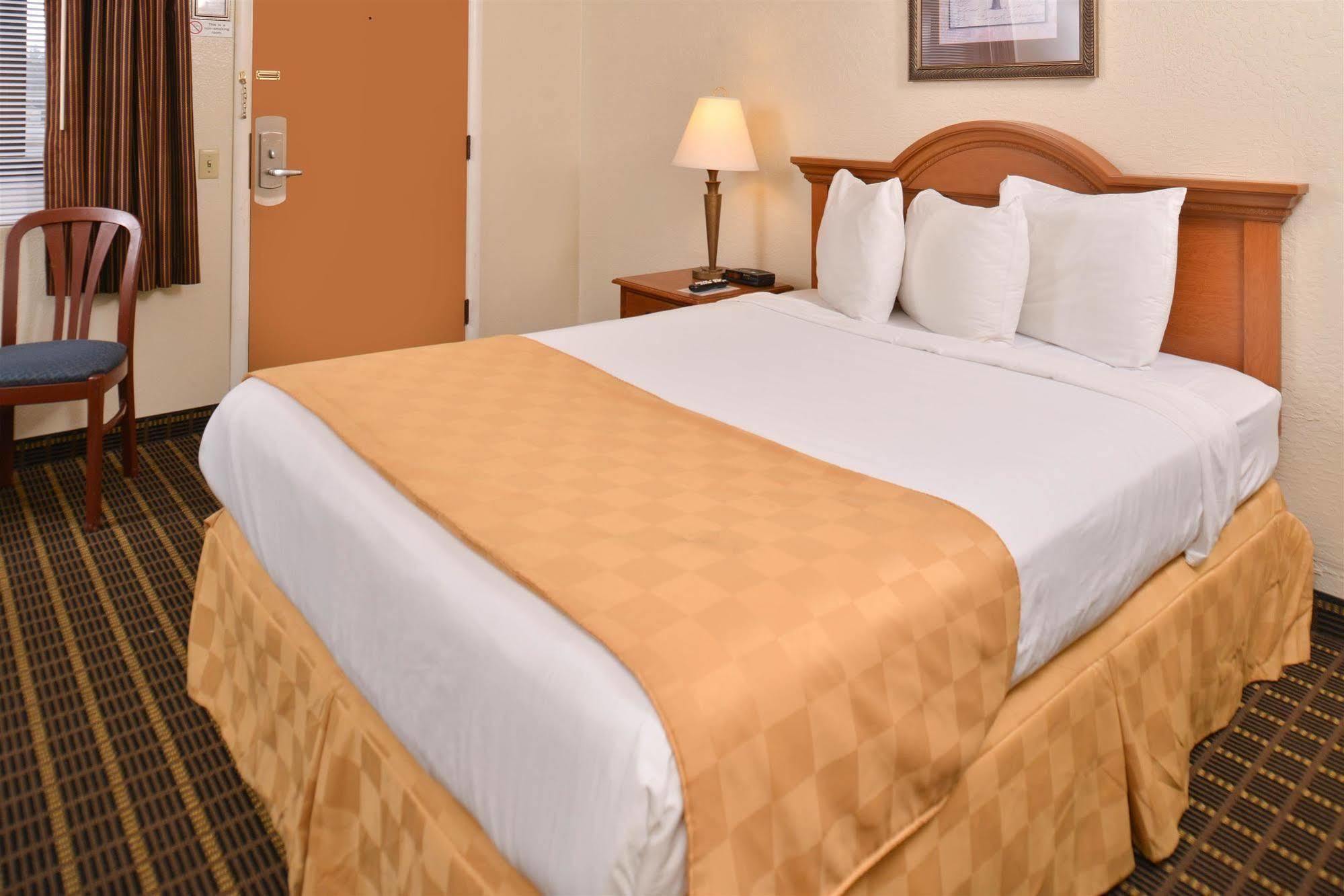 North Coast Inn Кресънт Сити Екстериор снимка