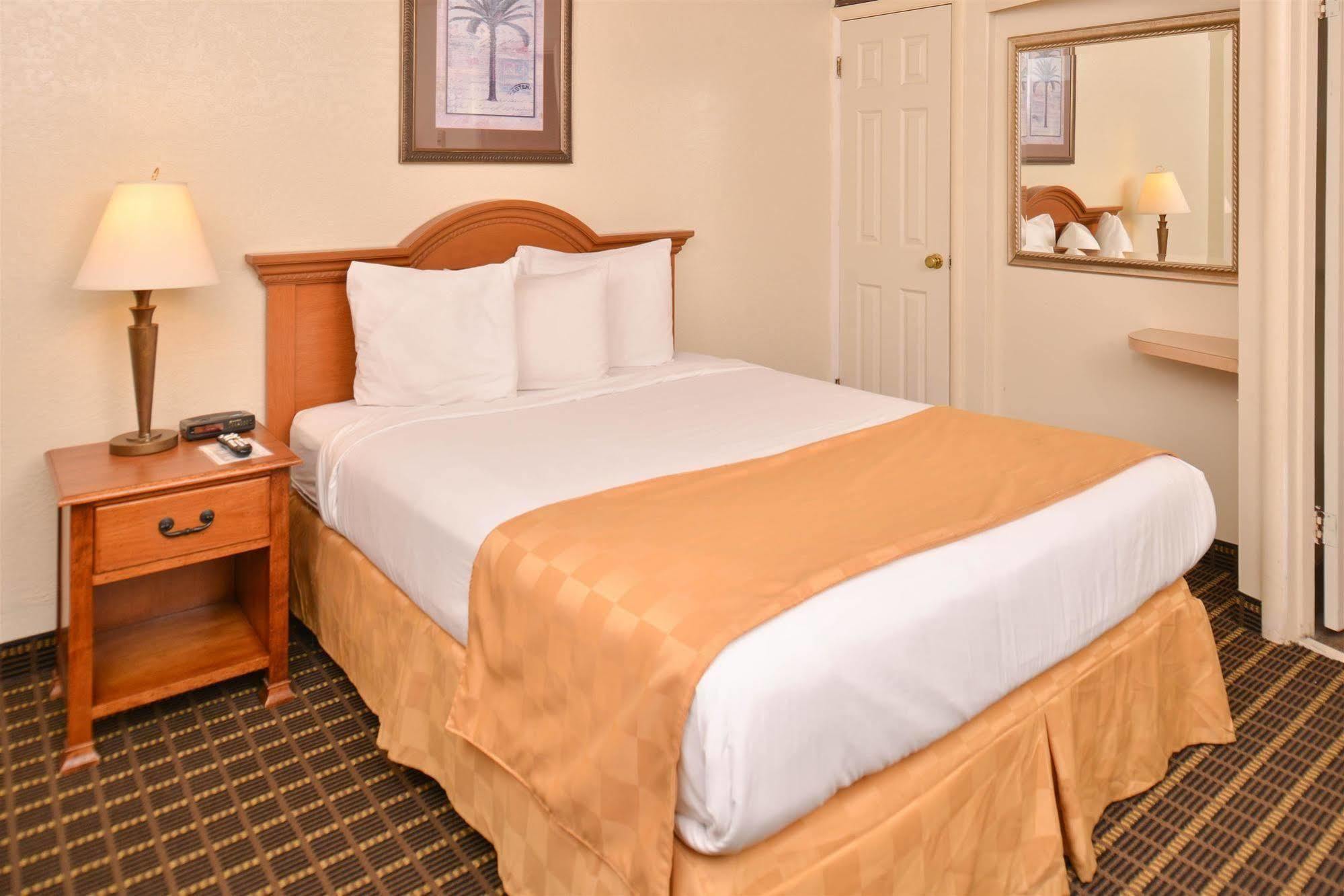 North Coast Inn Кресънт Сити Екстериор снимка
